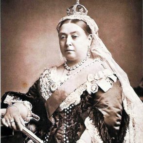 Queen-Victoria-1882